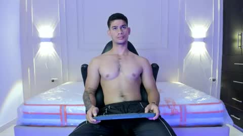 andres_stud online show from June 20, 4:59 am