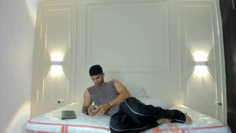 andres_stud online show from June 22, 3:47 am