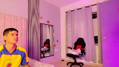 andres_stud online show from June 24, 5:28 am