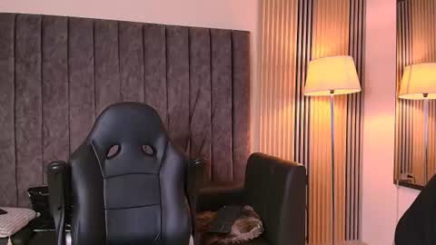 andres_stud online show from July 7, 4:04 am