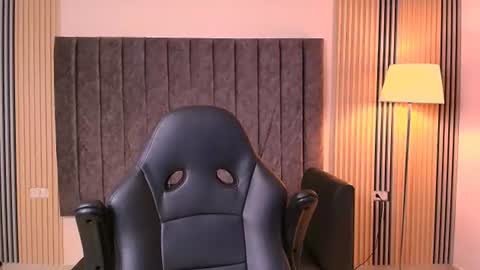 andres_stud online show from July 18, 5:22 am