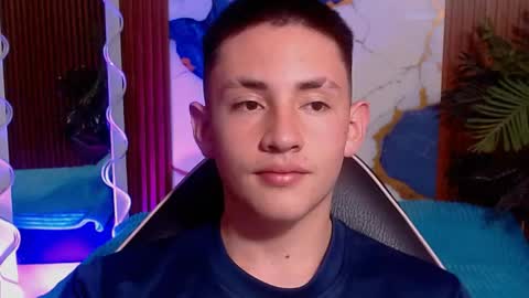 andres_tay online show from April 19, 2:44 am