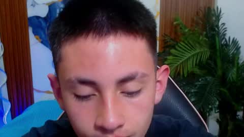 andres_tay online show from April 23, 2:46 am