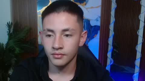 andres_tay online show from May 10, 2:39 am