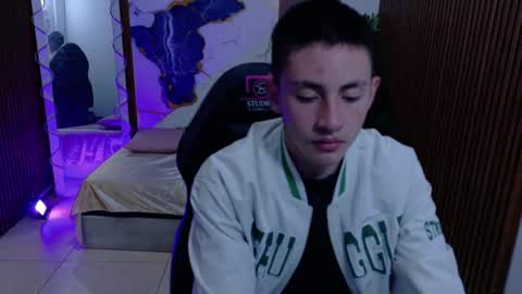 andres_tay online show from May 20, 2:40 am
