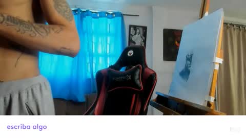 Snapshot of andres_white chatting on April 17, 8:01 pm Andres white online show from April 17, 8:01 pm