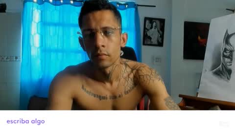 Snapshot of andres_white chatting on April 19, 6:10 pm Andres white online show from April 19, 6:10 pm
