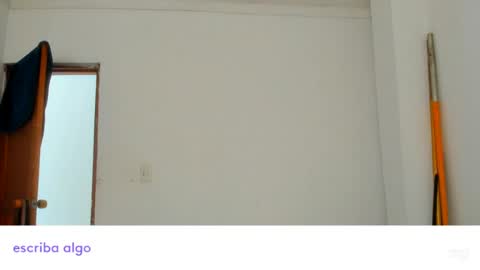 Snapshot of andres_white chatting on August 9, 4:45 pm Andres white online show from August 9, 4:45 pm