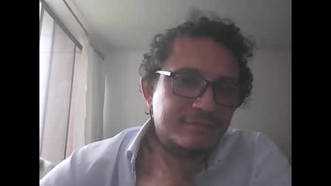 andresfloga online show from April 27, 3:32 pm