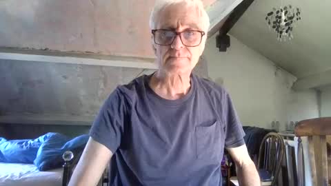 Snapshot of andrew160258 chatting on July 16, 11:05 am Andrew online show from July 16, 11:05 am