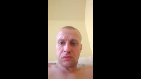 andrew3356577 online show from May 10, 4:56 pm