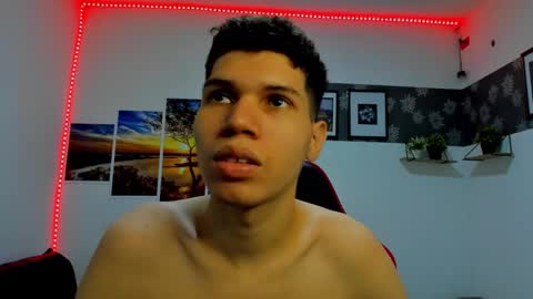 Snapshot of andrew_2811 chatting on October 13, 3:06 am andrew_2811 online show from October 13, 3:06 am