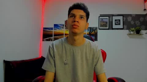 Snapshot of andrew_2811 chatting on October 21, 7:31 am andrew_2811 online show from October 21, 7:31 am