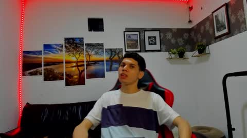 Snapshot of andrew_2811 chatting on November 18, 3:56 am andrew_2811 online show from November 18, 3:56 am