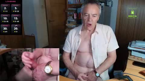 Snapshot of andrew_9999 chatting on October 6, 11:02 pm Andrew online show from October 6, 11:02 pm