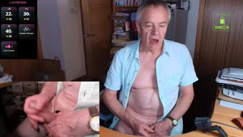 Snapshot of andrew_9999 chatting on October 9, 10:52 pm Andrew online show from October 9, 10:52 pm