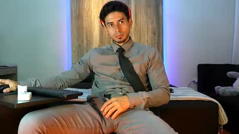 Andrew online show from November 16, 8:31 am