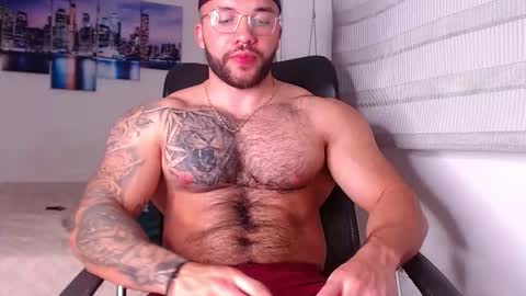 andrew_holden__ online show from October 10, 11:04 pm