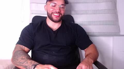 andrew_holden__ online show from October 16, 12:33 am