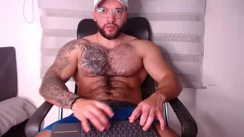 andrew_holden__ online show from November 12, 12:11 am