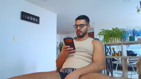 ANDREW WEST online show from December 4, 1:31 pm