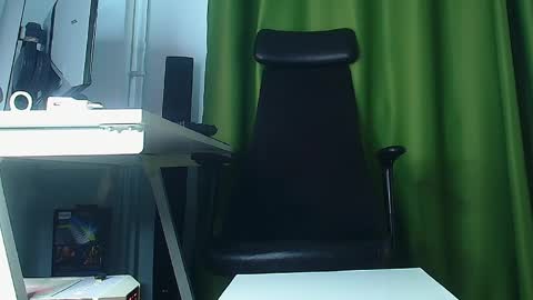 Snapshot of andrewbanner chatting on May 21, 6:31 am MasterRomania online show from May 21, 6:31 am