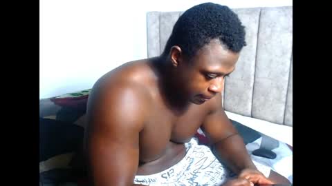 Snapshot of andrewburke06 chatting on May 27, 3:25 am andrewburke06 online show from May 27, 3:25 am