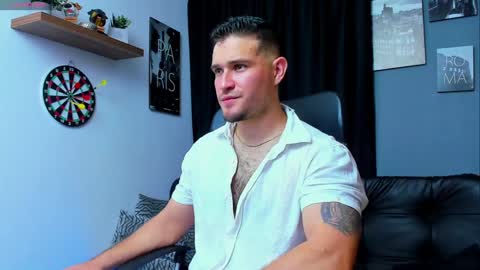 Snapshot of andrewdiaz_ chatting on December 12, 4:59 am Andrew Diaz online show from December 12, 4:59 am