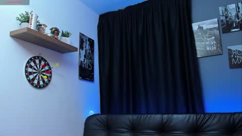 Snapshot of andrewdiaz_ chatting on December 21, 8:07 am Andrew Diaz online show from December 21, 8:07 am