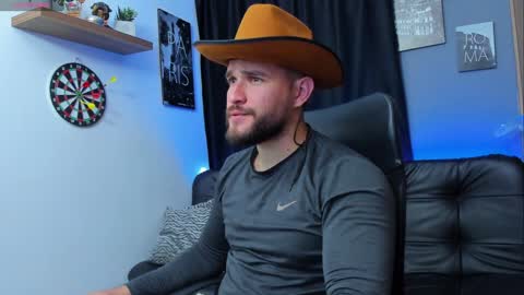 Snapshot of andrewdiaz_ chatting on January 29, 2:51 am Andrew Diaz online show from January 29, 2:51 am