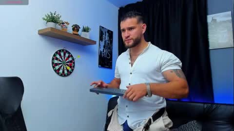 Snapshot of andrewdiaz_ chatting on February 12, 12:58 am Andrew Diaz online show from February 12, 12:58 am