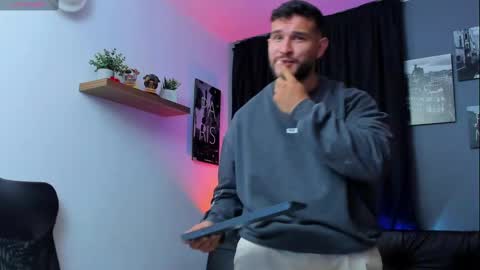 Snapshot of andrewdiaz_ chatting on March 5, 3:18 am Andrew Diaz online show from March 5, 3:18 am