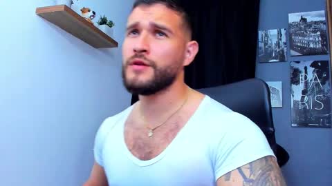 Snapshot of andrewdiaz_ chatting on October 27, 5:11 am Andrew Diaz online show from October 27, 5:11 am