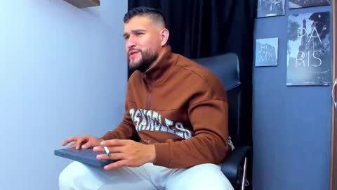 Snapshot of andrewdiaz_ chatting on November 15, 7:38 am Andrew Diaz online show from November 15, 7:38 am