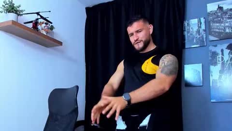 Snapshot of andrewdiaz_ chatting on November 25, 6:02 am Andrew Diaz online show from November 25, 6:02 am