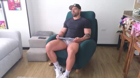 Snapshot of andrewfame chatting on January 9, 2:42 pm Andrew online show from January 9, 2:42 pm