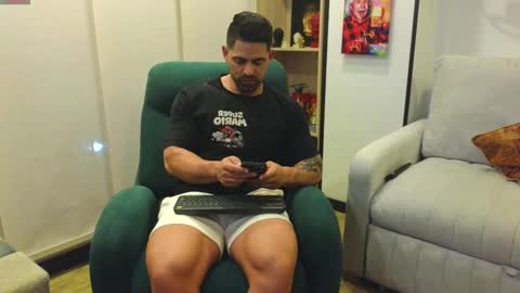 Snapshot of andrewfame chatting on February 6, 1:54 am Andrew online show from February 6, 1:54 am