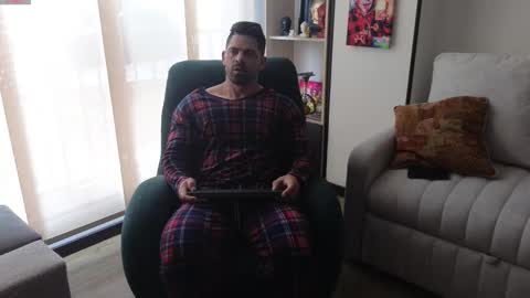 Snapshot of andrewfame chatting on February 7, 2:10 pm Andrew online show from February 7, 2:10 pm