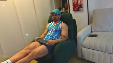 Snapshot of andrewfame chatting on February 24, 2:09 am Andrew online show from February 24, 2:09 am