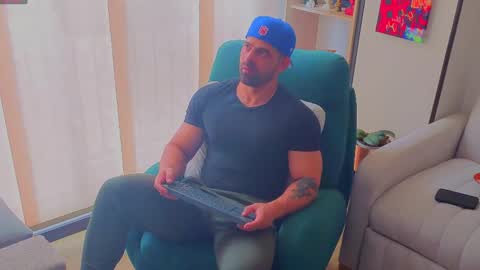 Snapshot of andrewfame chatting on May 20, 3:07 pm Andrew online show from May 20, 3:07 pm