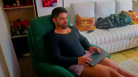 Snapshot of andrewfame chatting on July 27, 11:45 pm Andrew online show from July 27, 11:45 pm