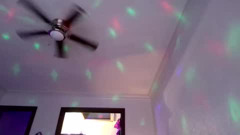 Snapshot of andrewgennie chatting on November 18, 6:56 pm andrewgennie online show from November 18, 6:56 pm