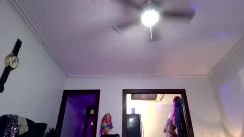 Snapshot of andrewgennie chatting on November 30, 4:05 am andrewgennie online show from November 30, 4:05 am