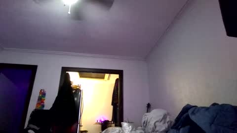 Snapshot of andrewgennie chatting on April 4, 2:21 am andrewgennie online show from April 4, 2:21 am
