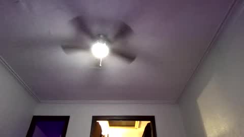 Snapshot of andrewgennie chatting on May 10, 7:02 am andrewgennie online show from May 10, 7:02 am