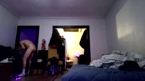 Snapshot of andrewgennie chatting on May 12, 2:41 am andrewgennie online show from May 12, 2:41 am