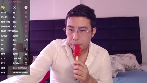 andrewmhilton_ online show from January 12, 9:08 pm