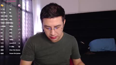 andrewmhilton_ online show from February 15, 6:55 pm