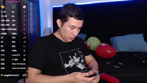 andrewmhilton_ online show from February 16, 10:43 pm