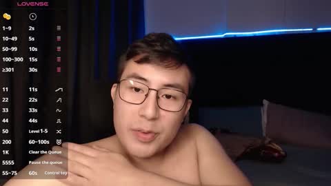 andrewmhilton_ online show from October 20, 6:14 am